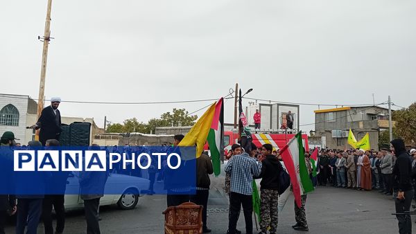 حماسه‌آفرینی دانش‌آموزان کمیجانی در راهپیمایی۱۳ آبان 