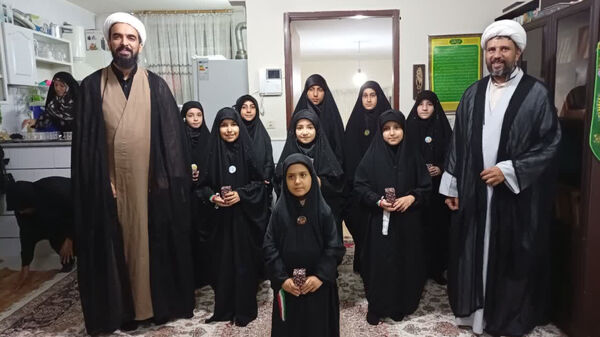 دیدار با خانواده شهید نیازمند در شهرستان سمنان