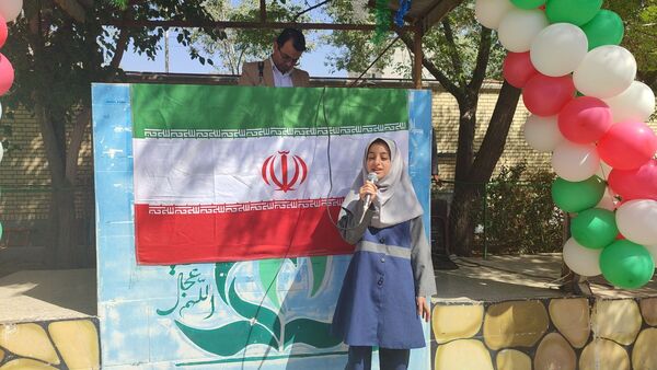 آیین نواختن زنگ مهر، ایثار و شهادت در دبستان شاهد حاج تقی آقا بزرگ ناحیه یک مشهد 