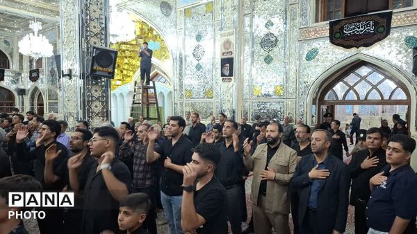 طنین یا حسین در سومین شب محرم از حرم حسین بن الموسی الکاظم (ع)