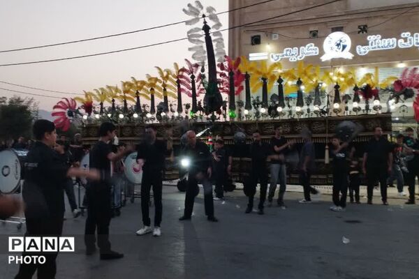 نوجوانان زرقانی؛ پرچم‌داران کوچک عزای حسینی