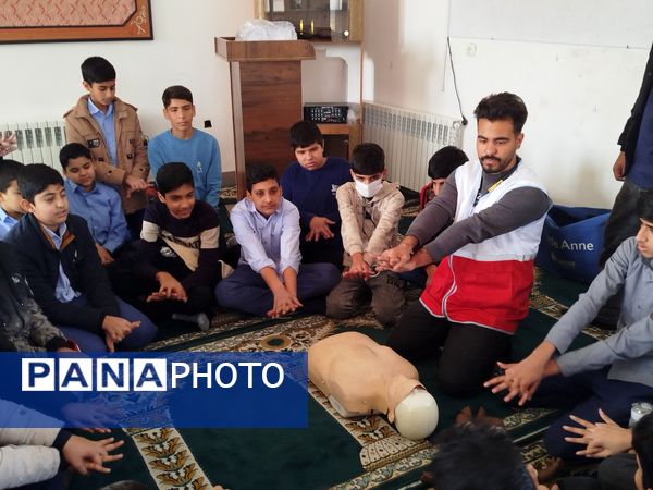 دومین جلسه طرح دادرس در دبیرستان نمونه دانش کاشمر 