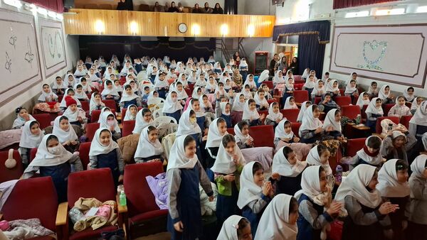 جشن یلدا ۱۴۰۴ در مدرسه ۱۷ شهریور شهرستان بجنورد 