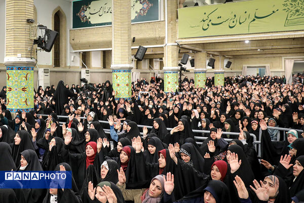 دیدار جمعی از معلمان با رهبر معظم انقلاب