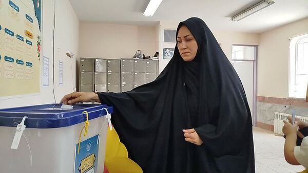 حضور پرشور مردم فاروج پای صندوق‌های رای 