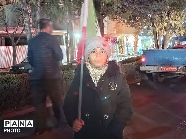 قرار شبانه مردم خستگی‌ناپذیر شهرکرد 