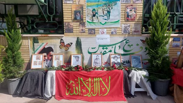 آیین گرامیداشت هفته دفاع مقدس در دبیرستان حضرت زهرا ناحیه ۶