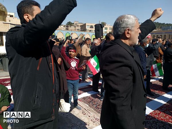 خروشِ بصیرت در صحن امامزاده جعفر (ع)؛ تالار قرآن پیشوا گنجایش دریای سوگواران مقتدا را نداشت