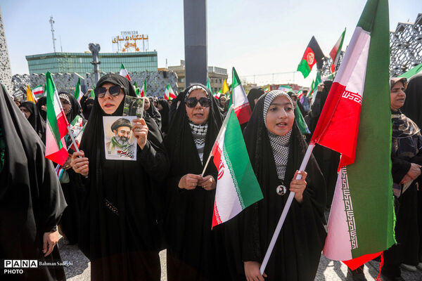 رزمایش دختران «جان‌فدای ایران»