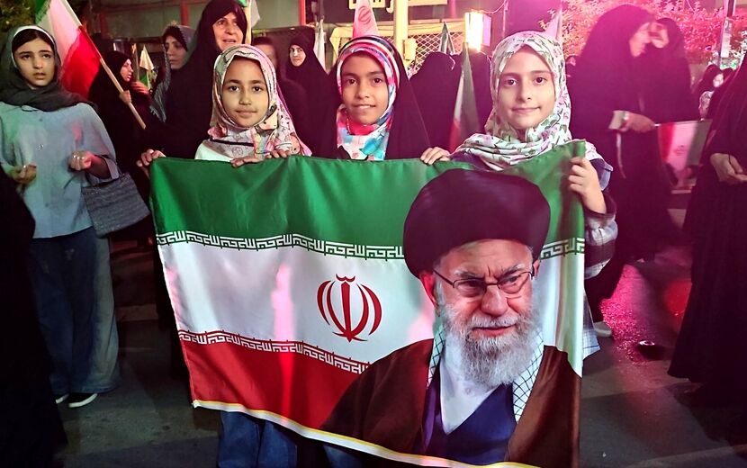کودکان و نوجوانان پای کار انقلاب
