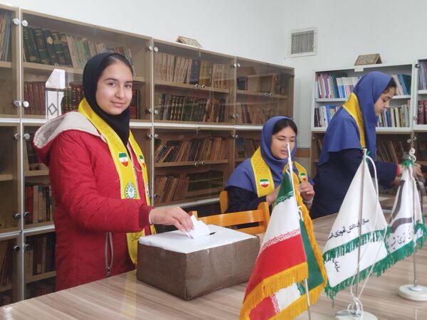 انتخابات شورای دانش‌آموزی در شهرستان فاروج 