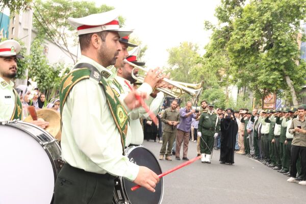 مراسم تشییع پیکر معلم شهید حجت‌الله یوسفیه با حضور باشکوه مردم شهرستان ورامین 