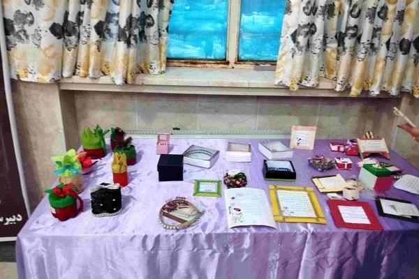 برگزاری نمایشگاه انجمن اسلامی در شهرستان سملقان