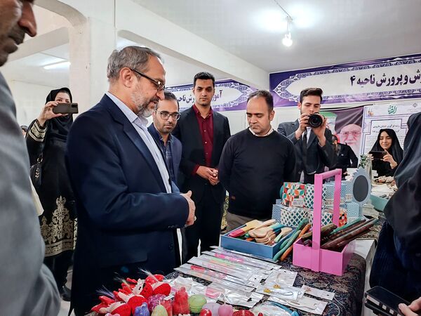 افتتاح اولین نمایشگاه و فروشگاه دستاوردهای هنرجویان مشهد