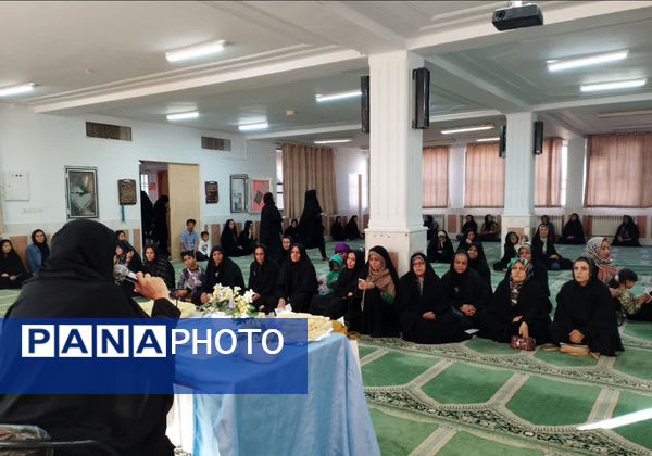 انتخابات انجمن اولیاء و مربیان در دبیرستان میعاد قم