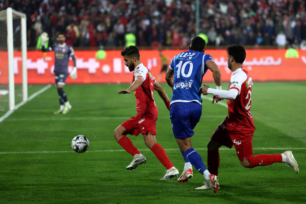 دیدار تیم‌های استقلال و پرسپولیس