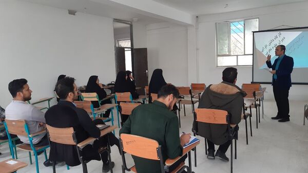 بازدید و نظارت بالینی سرگروه‌های آموزشی استان از مدارس شهرستان صالح‌آباد