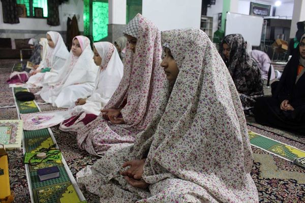 اعتکاف دانش‌آموزی در شهر کرمان