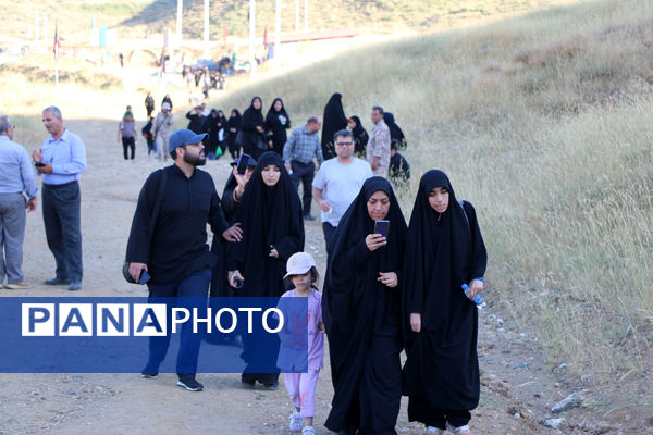 حضور زائران فرهنگی قم در یادمان «بلفَت و دوپازا»