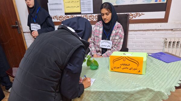 انتخابات شورای دانش‌آموزی در دبیرستان شهید قویدل