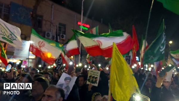حماسه سازی مردم نیشابور در چهاردهمین روز از شهادت امام خامنه ای