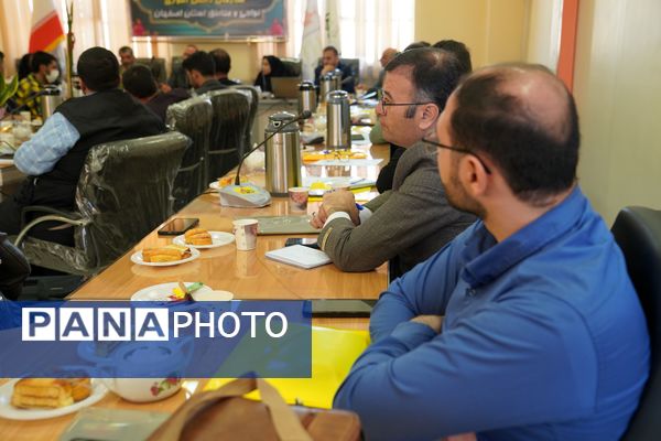 گردهمایی مسئولین و کارشناسان سازمان دانش‌آموزی نواحی و مناطق استان اصفهان