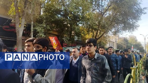 حضور پرشور مردم کاشان در راهپیمایی روز 13 آبان