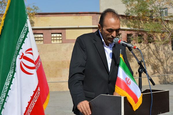 حاج مجید خوئی و بانو کمپانی، سازندگان ۹ کلاس جدید برای دختران بهارستانی