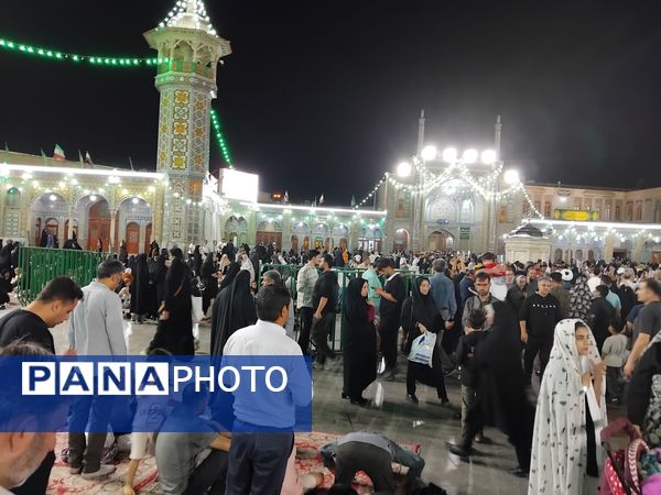 حال و هوای حرم حضرت معصومه(س) در روزهای پایانی نوروز