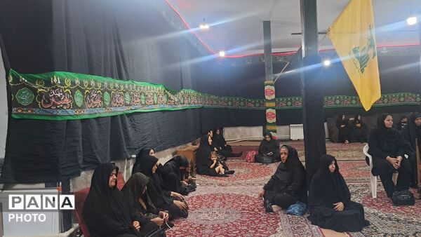 مراسم روضه‌خوانی در مسجد صاحب‌الزمان(عج) عرب آباد چهارباغ