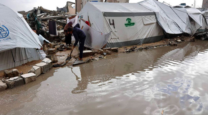 شرایط سخت ساکنان غزه زیر باران و سیل؛ فاجعه‌ای دیگر در کمین است