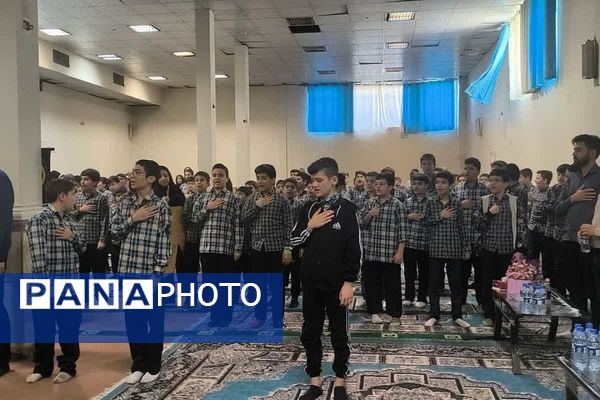 طنینِ نیایش در مدرسه