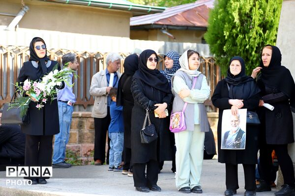 مراسم تشییع پیکر معلم و شاعر نامدار «باریشماز»