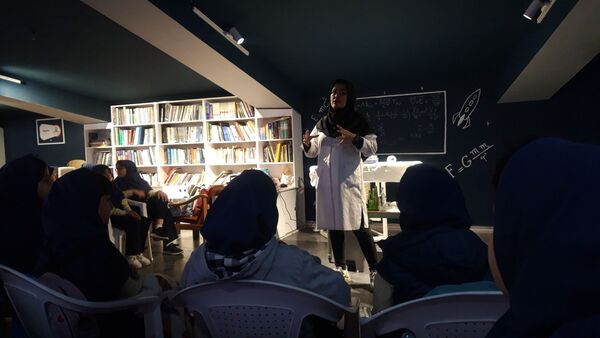 اردوی آموزشی و علمی دبستان آرمینه مصلی نژاد در انگاریوم دانشگاه فردوسی