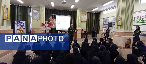 برگزاری یادواره شهدا در آموزشگاه دخترانه فاطمیه ملارد 