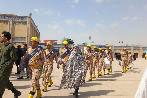 تشییع پیکر شهید دانش‌آموز در شاهچراغ(ع)