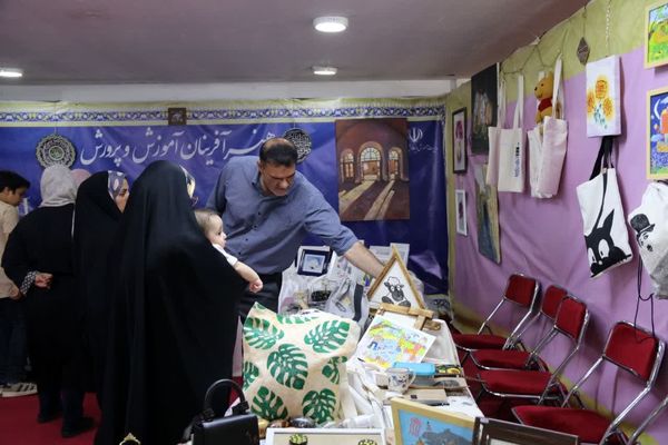  شانزدهمین نمایشگاه صنایع دستی یزد