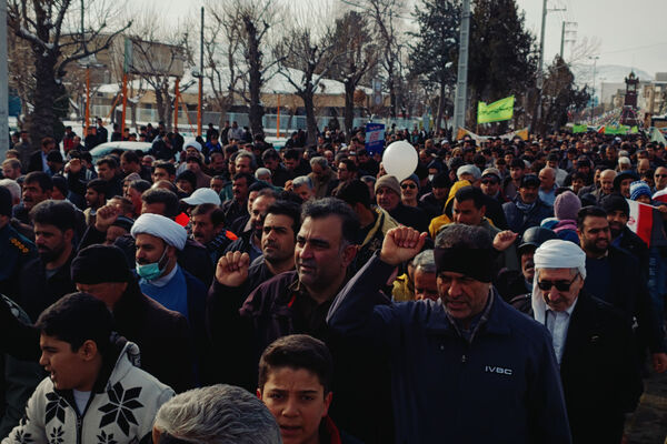 کامیاران در سالگرد پیروزی انقلاب غرق در شور و شکوه