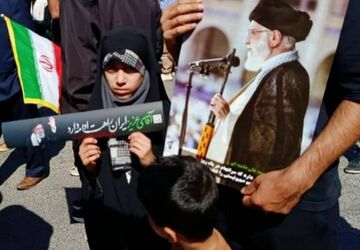 بیعت مردم اهواز با سومین رهبر انقلاب اسلامی
