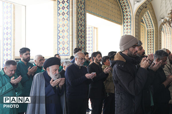اقامه نماز عید فطر در حرم مطهر رضوی-۲
