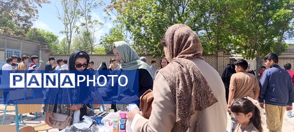 برپایی بازارچه در مدرسه ولیعصر آشخانه 