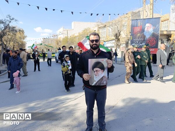 گر پدر رفت تفنگ پدری هست هنوز 
