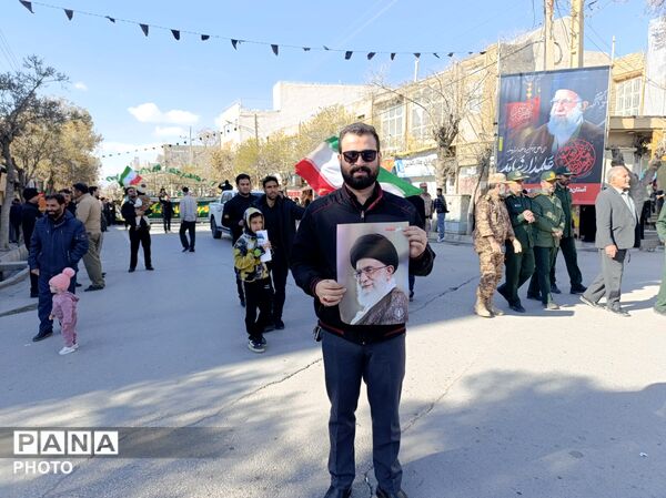 گر پدر رفت تفنگ پدری هست هنوز 