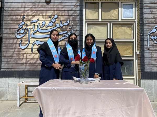 معلمان، مشعل‌داران راه آگاهی در آیینه‌ مهر و خرد