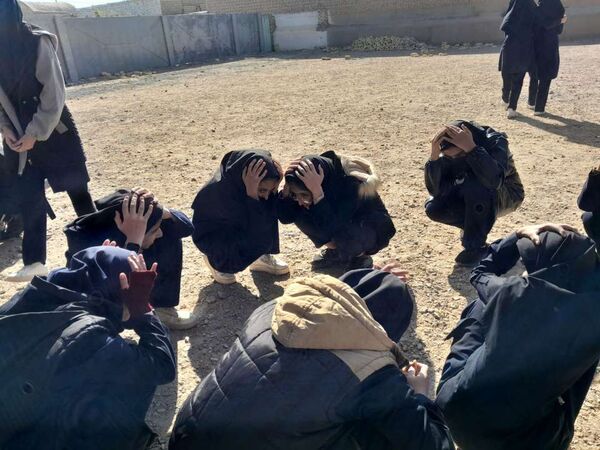 مانور زلزله در دبیرستان مادرمهربان خلیل آباد