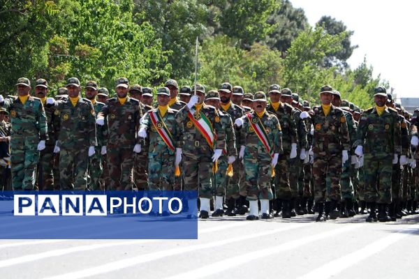 مراسم رژه روز ارتش در شیراز