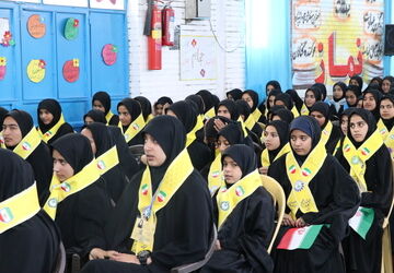 همایش «یاوران انقلاب» دانش‌آموزان عشایری