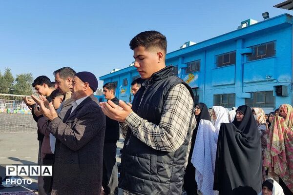 شکوه وحدت در قرچک؛ اقامه باشکوه نماز عید سعید فطر در صفوفی الهی