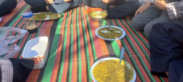 آش نذری‌‌ به‌ مناسبت‌ شهادت‌ امام‌ هادی (ع) در مدرسه تکتم خلیل آباد