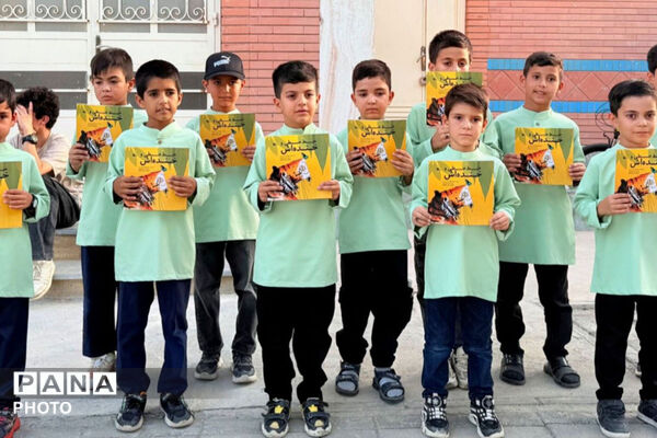 تریلی سیار کانون پرورش فکری کودکان و نوجوانان در شهرستان بام و صفی آباد 